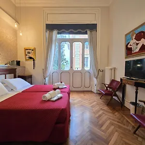 https://domus-monami-luxury-suites.it-romehotels.com